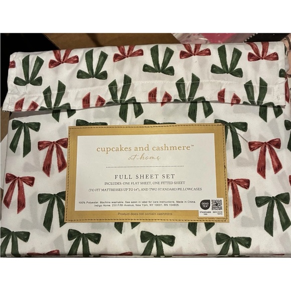 cupcakes & cashmere Other - Cupcakes and Cashmere Red and Green Coquette Bows FULL Sheet Set Holiday NEW
